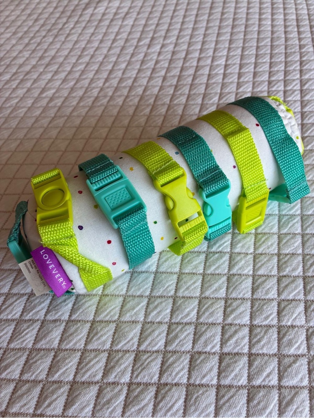 Lovevery Montessori Toy Toddler Clip Strap Set in Lime & Teal